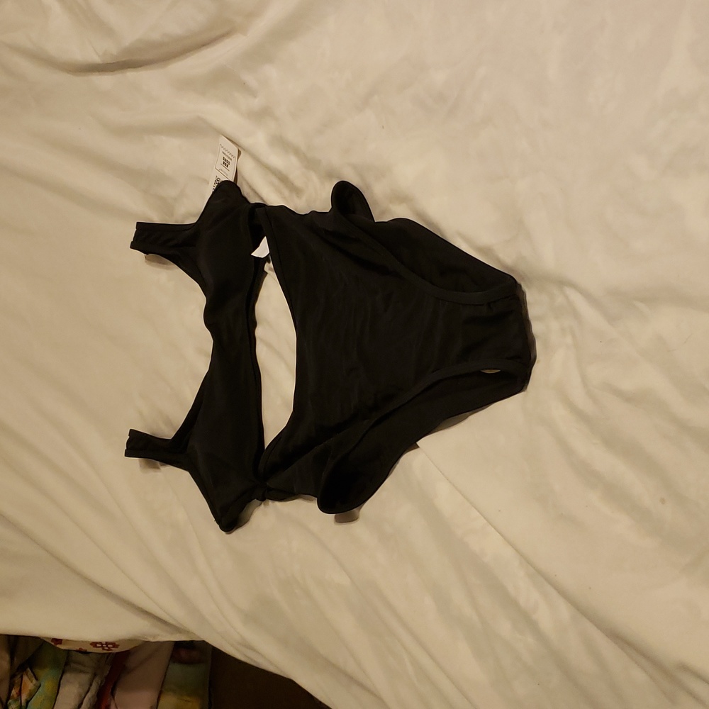 Nwt med bathing suit 1 pc